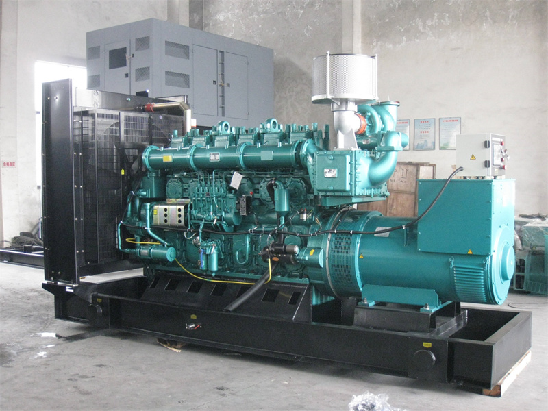 安康200KW 柴油发电机的油耗是多少？